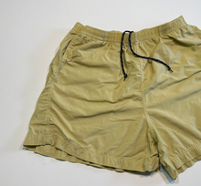 Load image into Gallery viewer, Vintage Shorts (women&#39;s large)