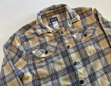 Load image into Gallery viewer, Flannel Shirt (small)