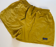 Load image into Gallery viewer, Vintage Shorts (x-large)