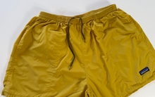 Load image into Gallery viewer, Vintage Shorts (x-large)