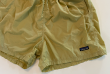 Load image into Gallery viewer, Shorts (women&#39;s medium/men&#39;s small)