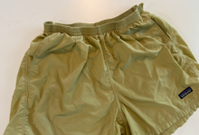 Load image into Gallery viewer, Shorts (women&#39;s medium/men&#39;s small)