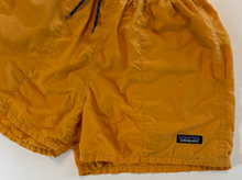 Load image into Gallery viewer, Vintage Shorts (medium)