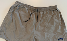 Load image into Gallery viewer, Vintage Shorts (x-large)