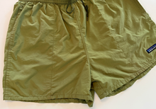 Load image into Gallery viewer, Vintage Shorts (x-large)