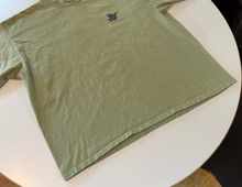 Load image into Gallery viewer, Rare Vintage T-Shirt (L/XL)