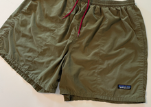 Load image into Gallery viewer, Vintage Shorts (large)