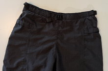 Load image into Gallery viewer, Belted Vintage Shorts (medium)