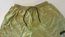 Load image into Gallery viewer, Vintage Shorts (medium)