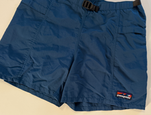 Load image into Gallery viewer, Belted Vintage Shorts (S/M)