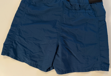 Load image into Gallery viewer, Belted Vintage Shorts (S/M)