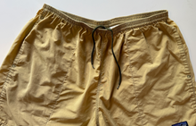 Load image into Gallery viewer, Vintage Shorts (x-large)