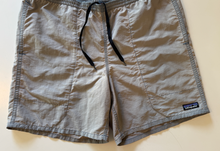 Load image into Gallery viewer, Faded Shorts (36-38)