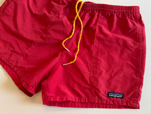 Load image into Gallery viewer, Vintage Shorts (medium)