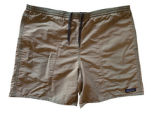 Load image into Gallery viewer, Vintage Faded Shorts (35-37)