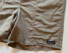 Load image into Gallery viewer, Vintage Faded Shorts (35-37)