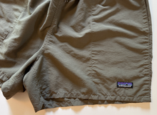 Load image into Gallery viewer, Vintage Shorts (large)