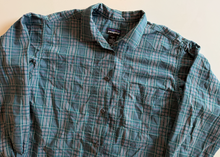 Load image into Gallery viewer, Vintage Pattern Shirt (women's large/men's small)
