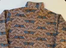Load image into Gallery viewer, Pattern Fleece Pullover (large)