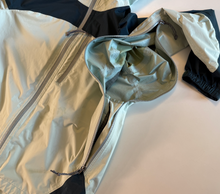 Load image into Gallery viewer, Rain Alpine Jacket
