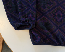 Load image into Gallery viewer, Vintage Pattern Fleece (x-large)